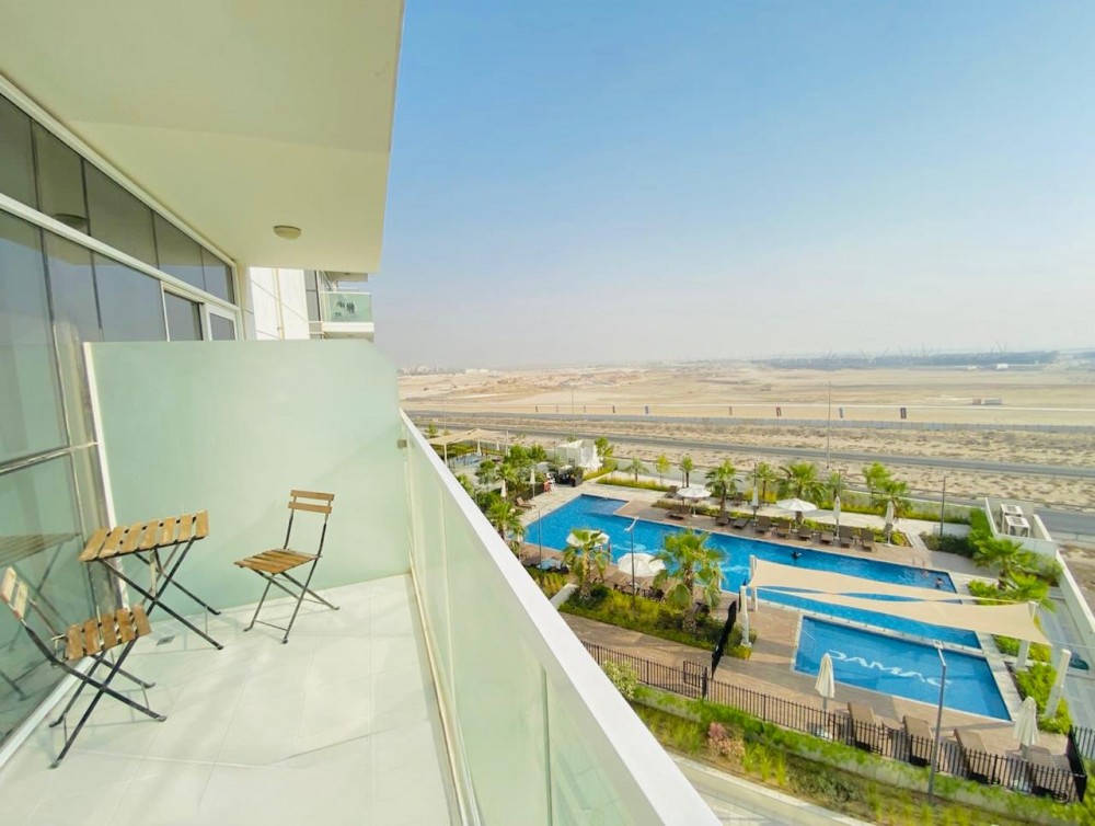 Spacious Studio - Balcony Pool Side
