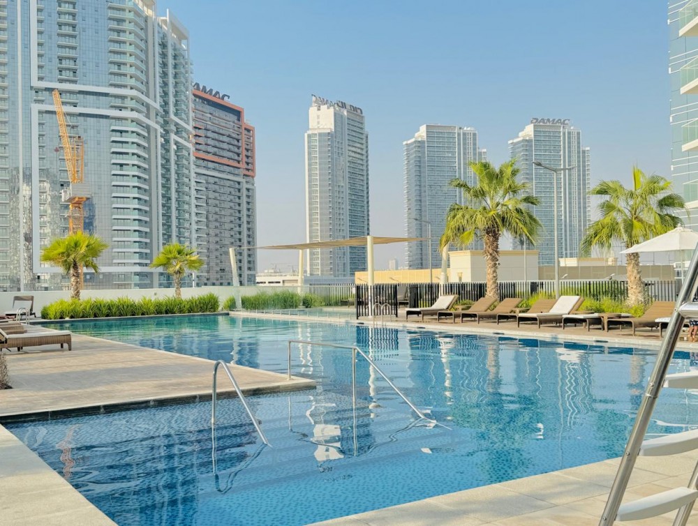 Spacious Studio - Balcony Pool Side